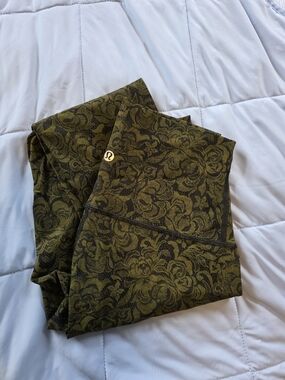 Lululemon Wunder Under Leggings | SZ 6